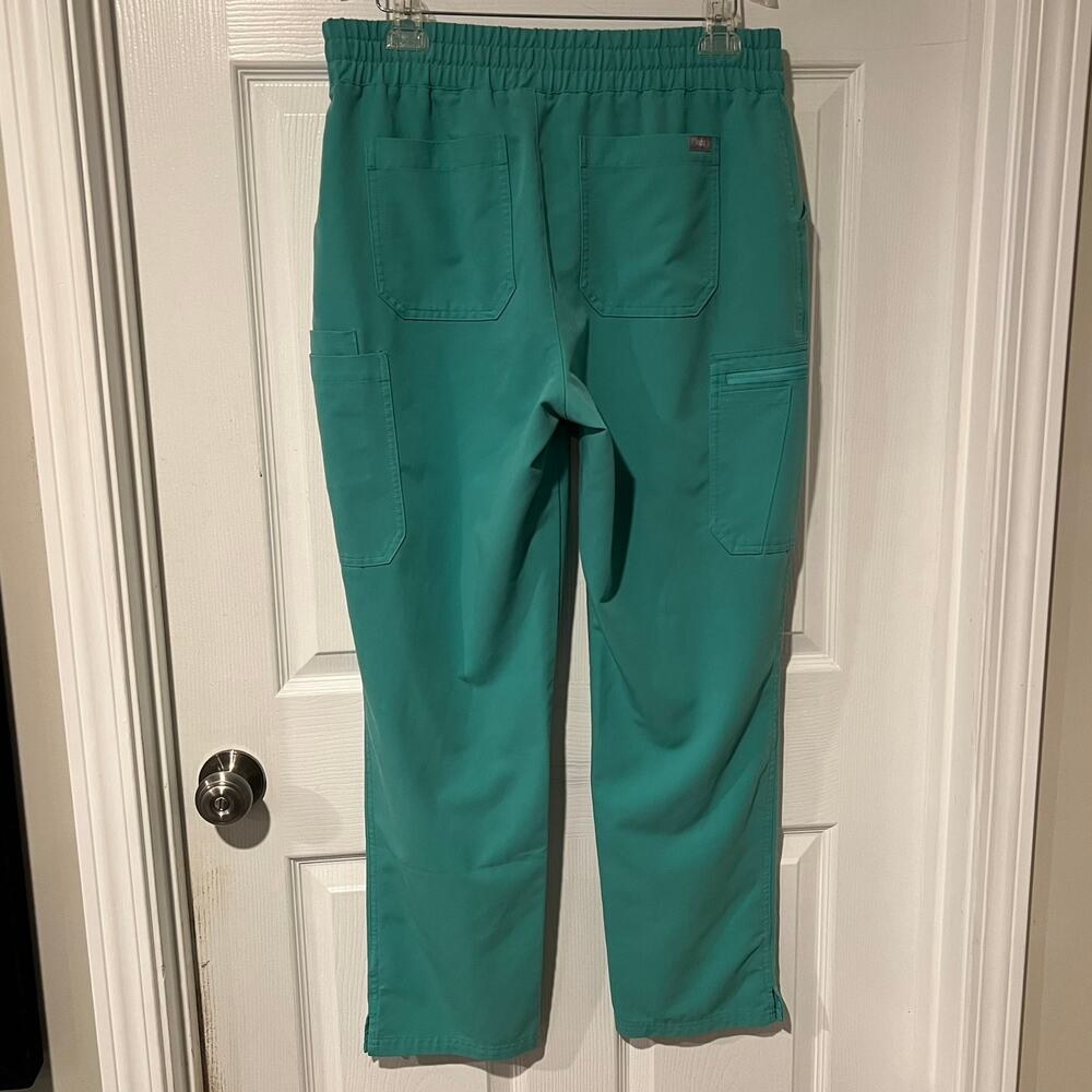 FIGS Yola Technical Collection Scrub Pants - Picture 3 of 9
